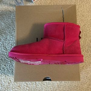 Ugg Kids’ Classic Mini ll